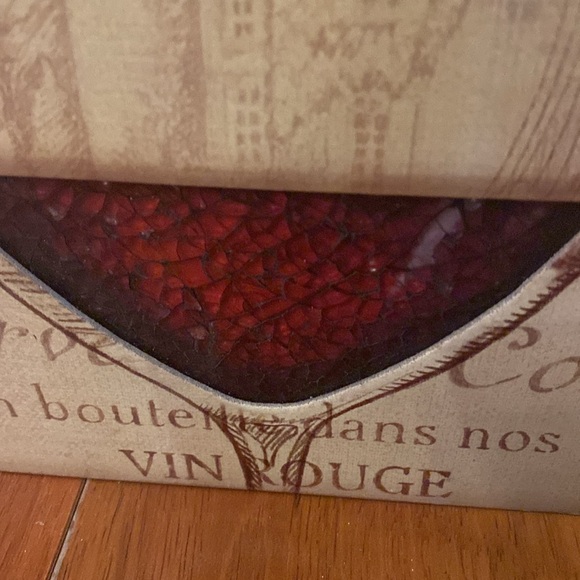 Set of 2 wine glass motif decor w/ cracked resin wall decor 10x8” - Picture 3 of 7